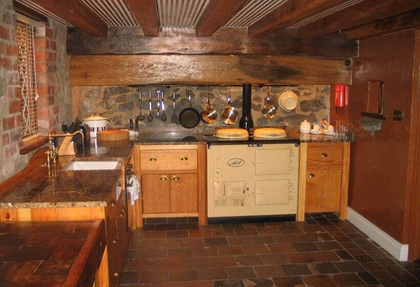 Отель Clenaghans