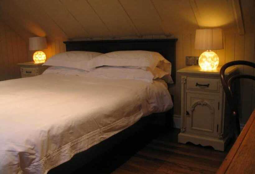 Отель Clenaghans