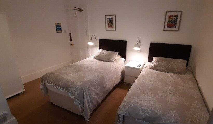 فندق Colebrook Guest House