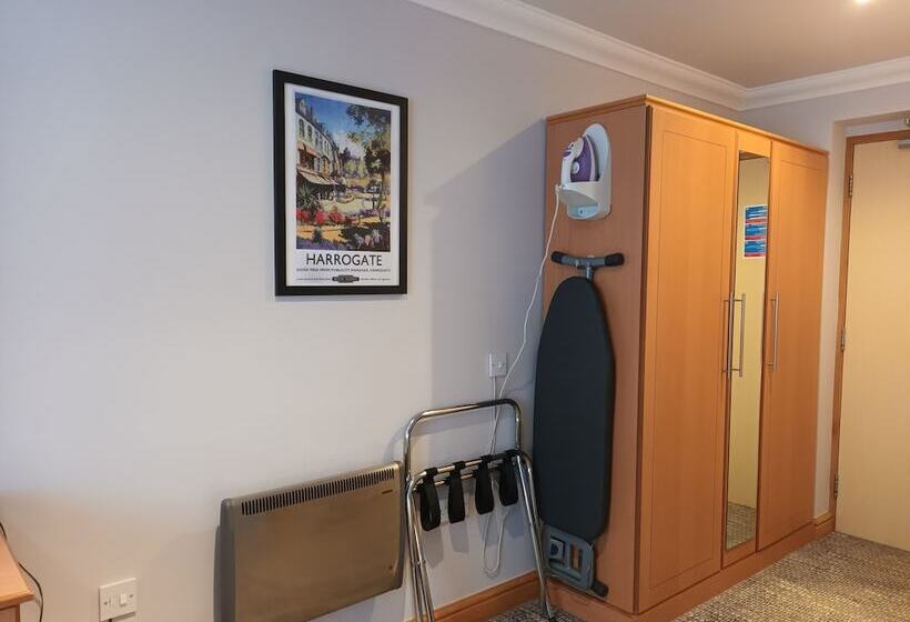 Отель Corn Mill Lodge