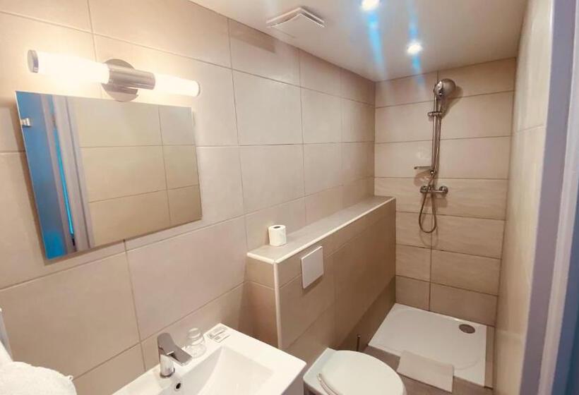 فندق De La Poste