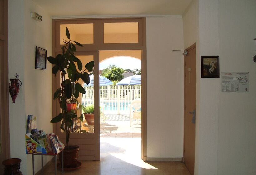 فندق De La Poste