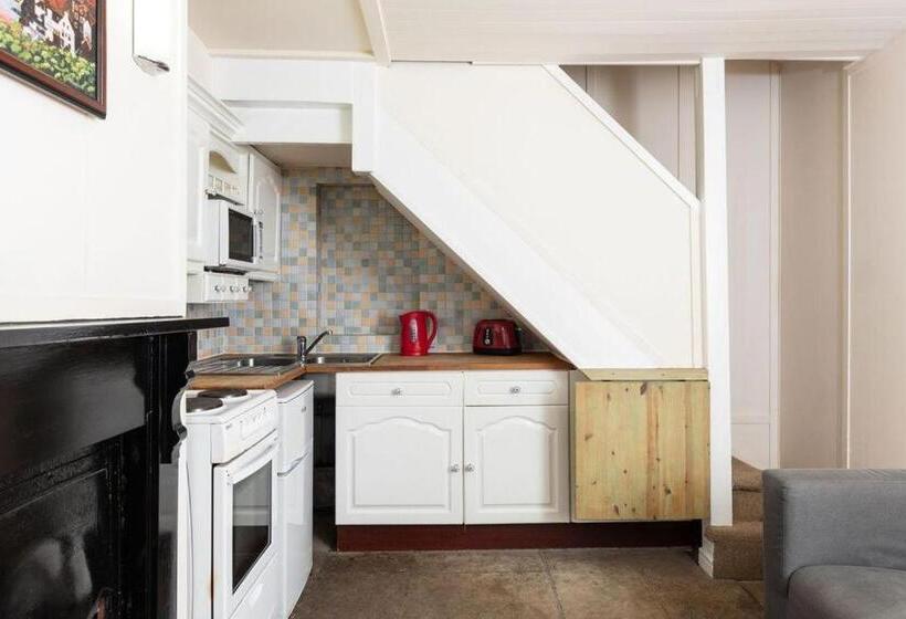 호텔 Discovery Accommodation