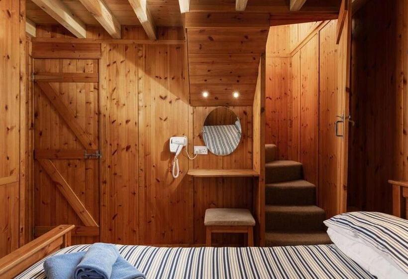 호텔 Discovery Accommodation