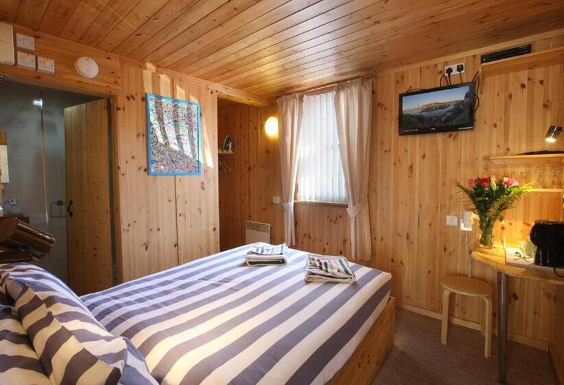 호텔 Discovery Accommodation