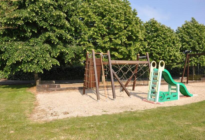 Отель Domaine Du Grenier