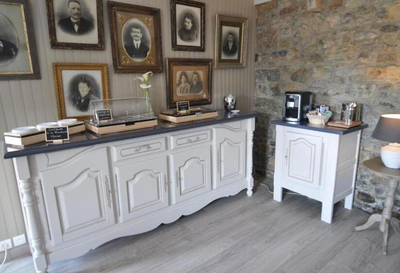 Отель Domaine Du Grenier