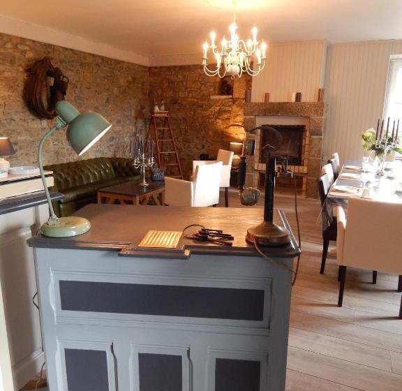 Отель Domaine Du Grenier