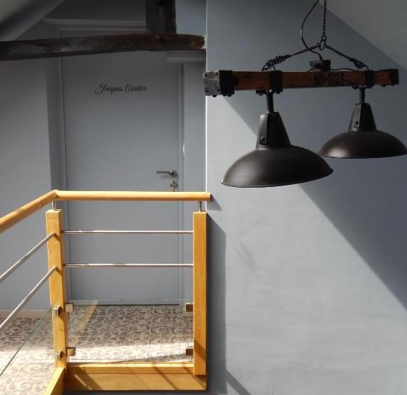 Отель Domaine Du Grenier