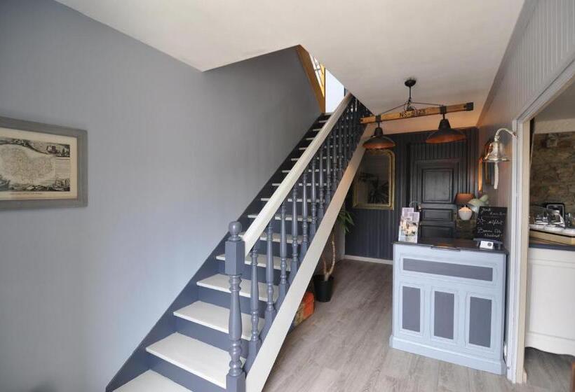 Отель Domaine Du Grenier