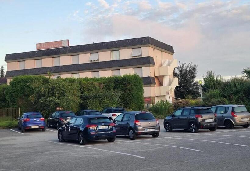 Отель Du Haut Marais