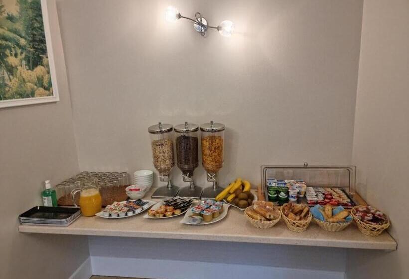 Отель Du Haut Marais