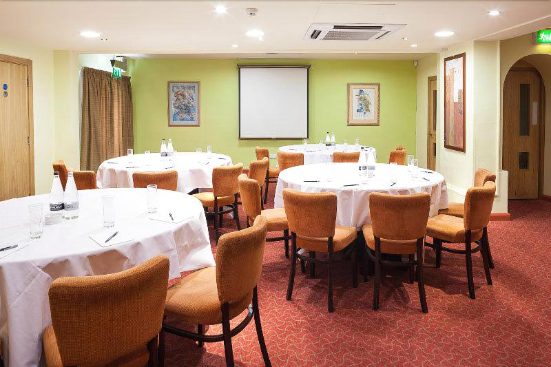 בית מלון כפרי Ellington Lodge At The Concorde