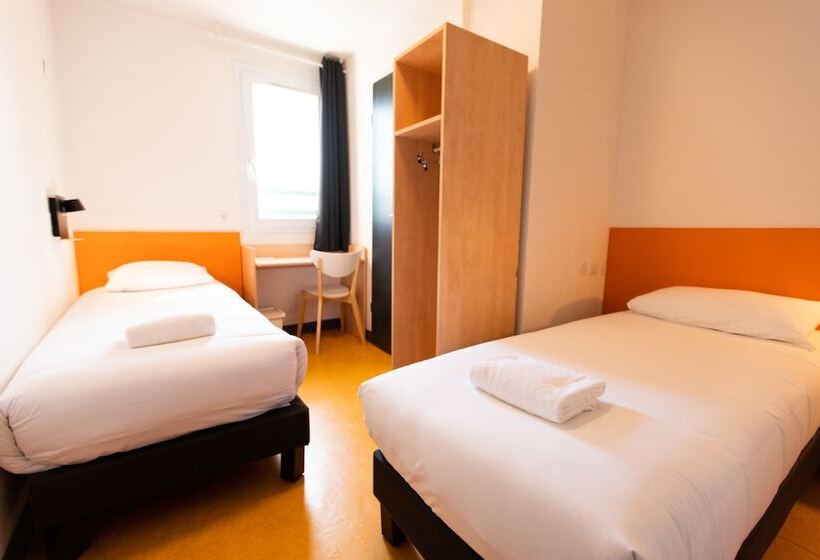 ホテル Face West Le Pontet