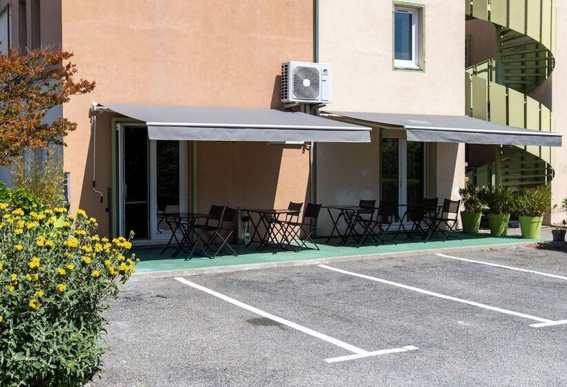 ホテル Face West Le Pontet