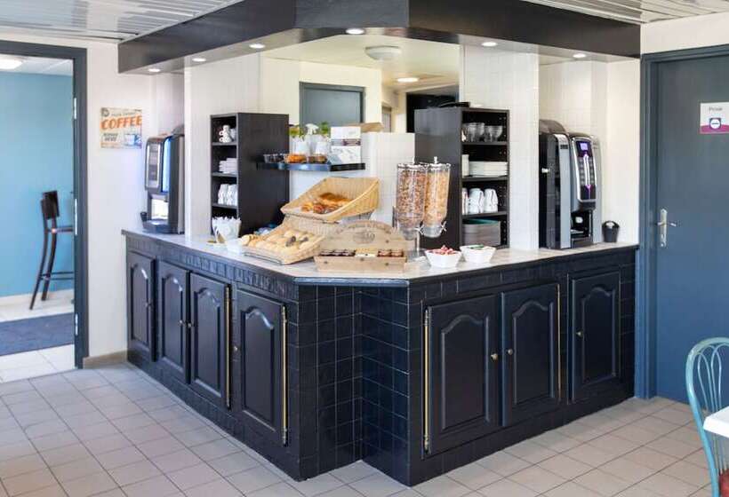 ホテル Face West Le Pontet