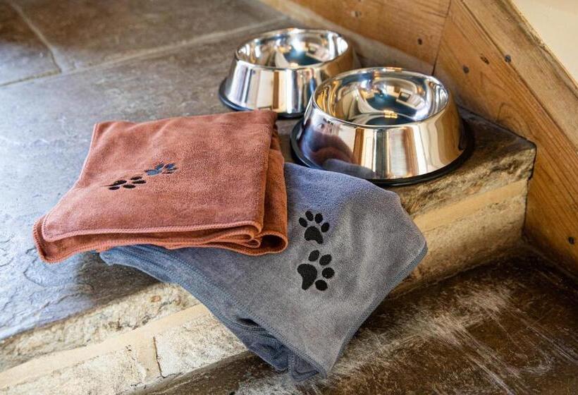 Отель Goldsborough Hall