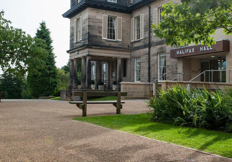 فندق Halifax Hall