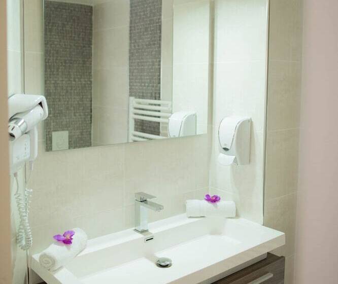 فندق Holidays & Work