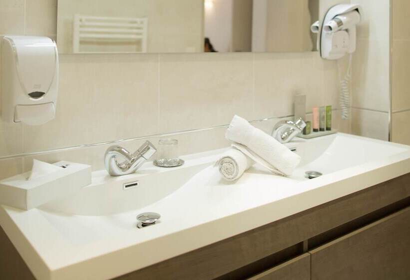 فندق Holidays & Work