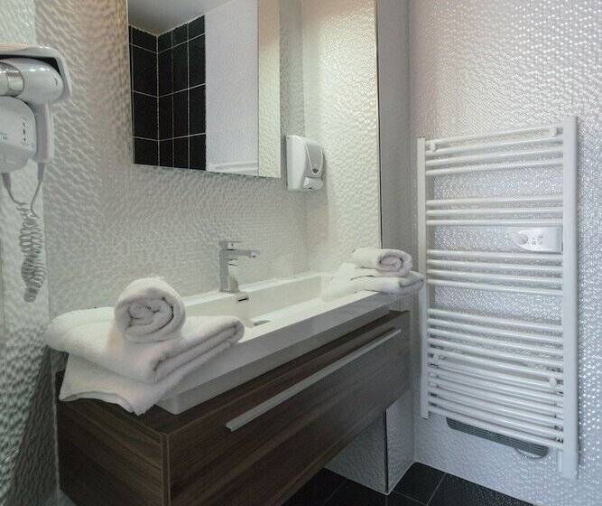 فندق Holidays & Work