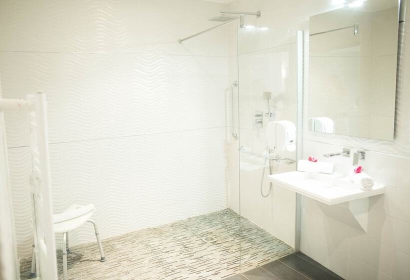 فندق Holidays & Work