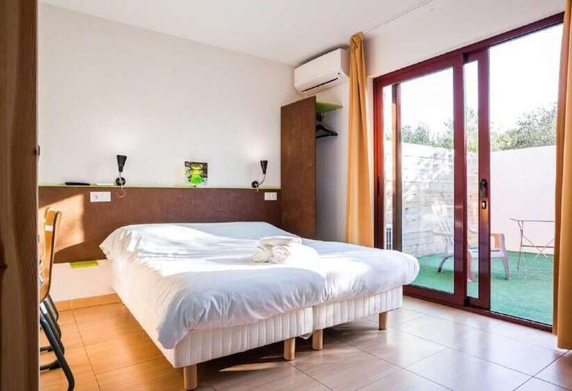 Отель Hôtel Acajou