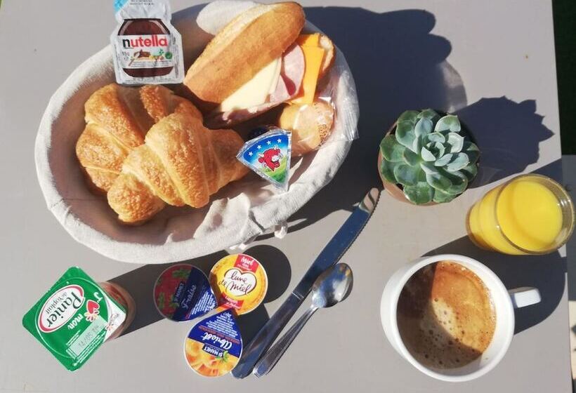 Отель Hôtel Acajou