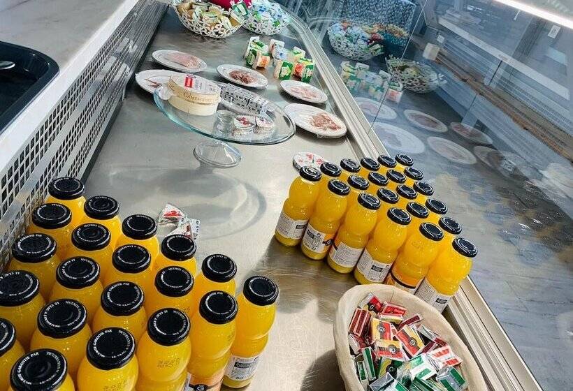 Отель Hôtel Acajou