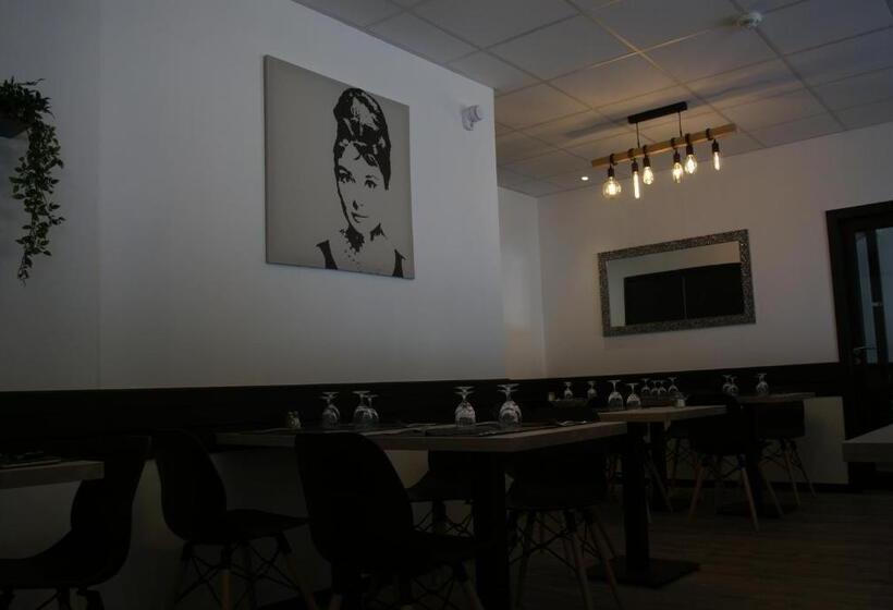 Отель Hôtel Alphée