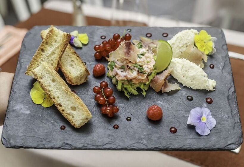 Отель Hôtel Côté Sud Léman