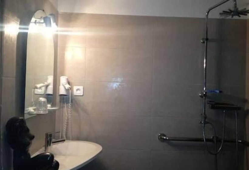 Отель Hôtel De La Mer