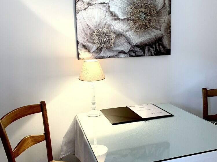 호텔 Hôtel Restaurant La Désirade