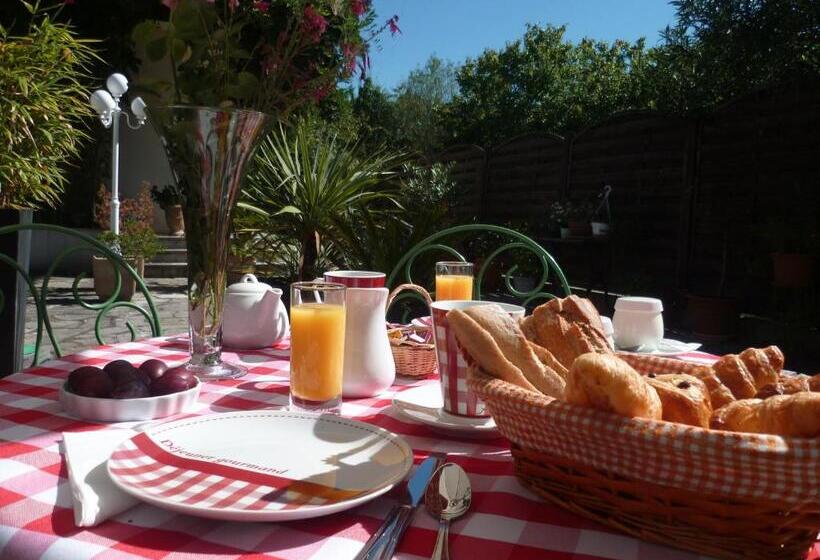 Отель Hôtel La Résidence