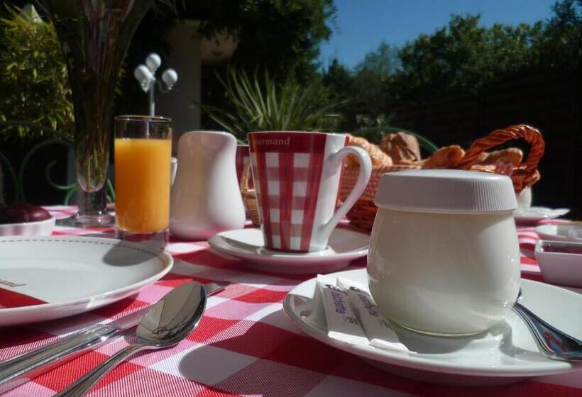 Отель Hôtel La Résidence