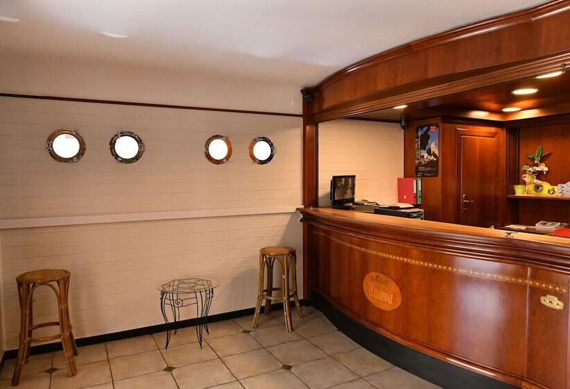 ホテル Hôtel Le Claridge