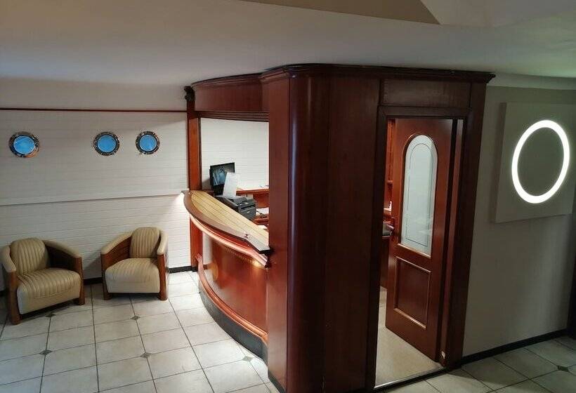 ホテル Hôtel Le Claridge