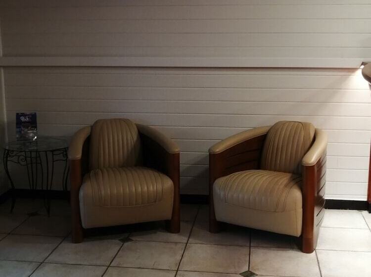 ホテル Hôtel Le Claridge