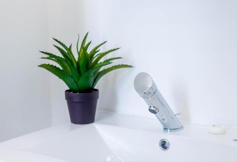 Отель Hôtel Le Paris Brest