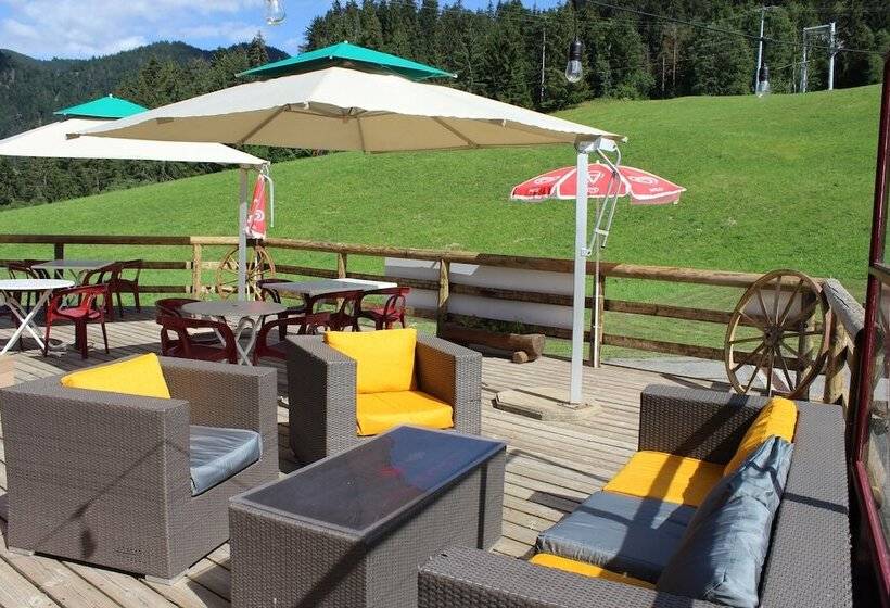 فندق Hôtel Les Bernards