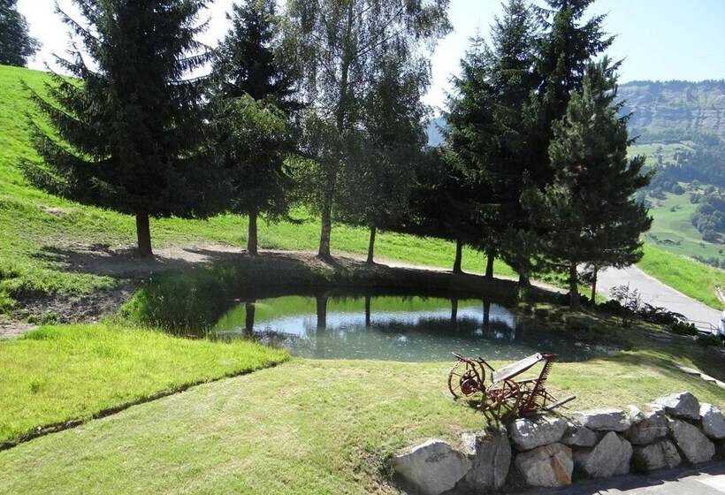 فندق Hôtel Les Bernards