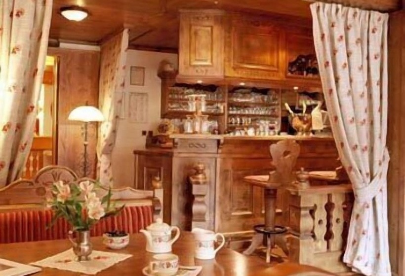 Отель Hôtel Macchi Restaurant & Spa