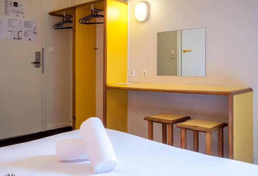 ホテル Hôtel Moustache Lille   Seclin