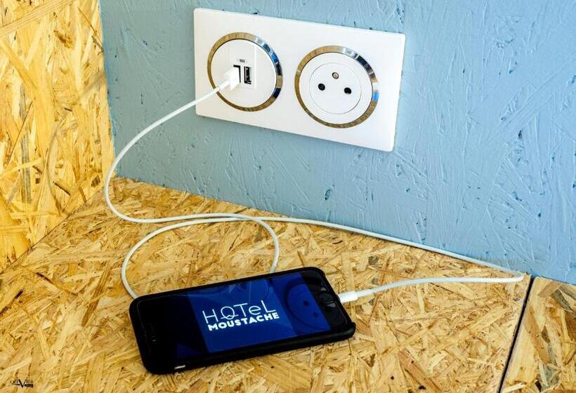 ホテル Hôtel Moustache Lille   Seclin