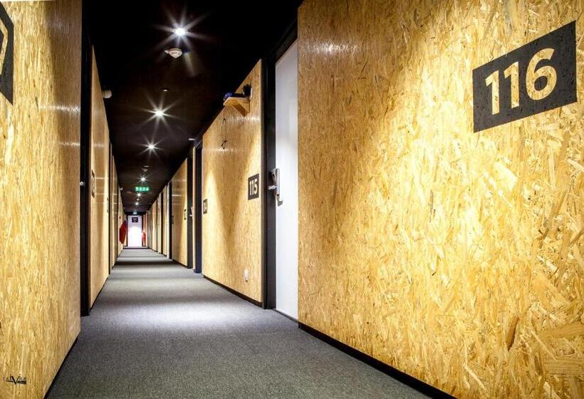 ホテル Hôtel Moustache Lille   Seclin