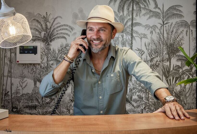 ホテル Hôtel Moustache Lille   Seclin