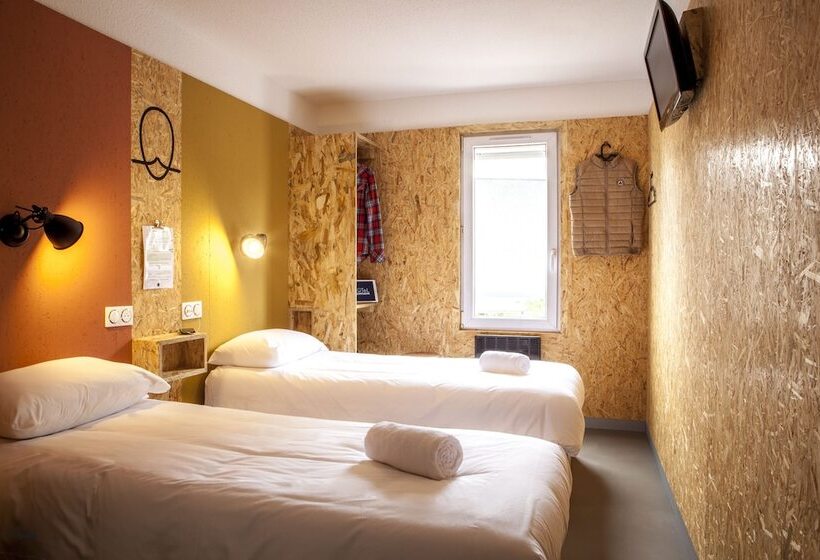 ホテル Hôtel Moustache Lille   Seclin