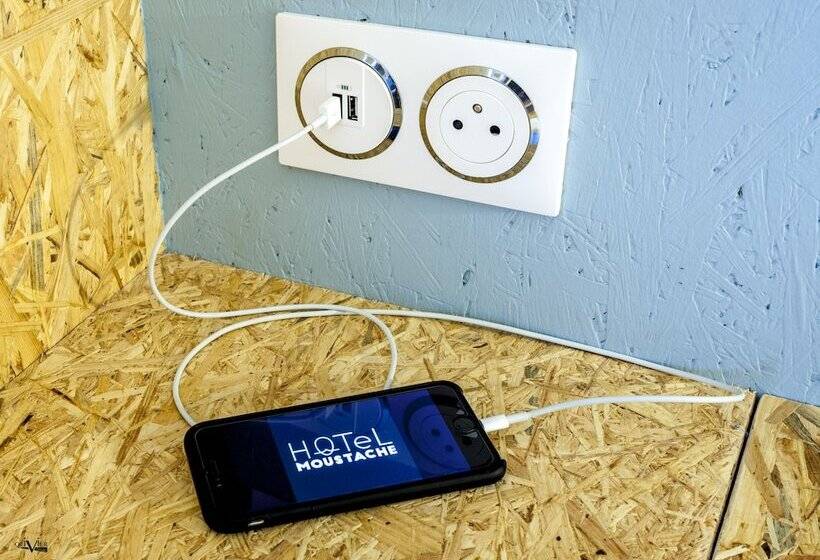 ホテル Hôtel Moustache Lille   Seclin