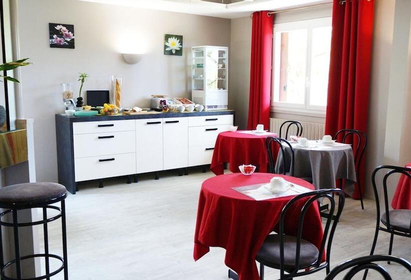 Отель Hôtel Robinson