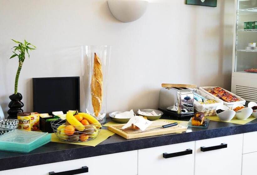 Отель Hôtel Robinson